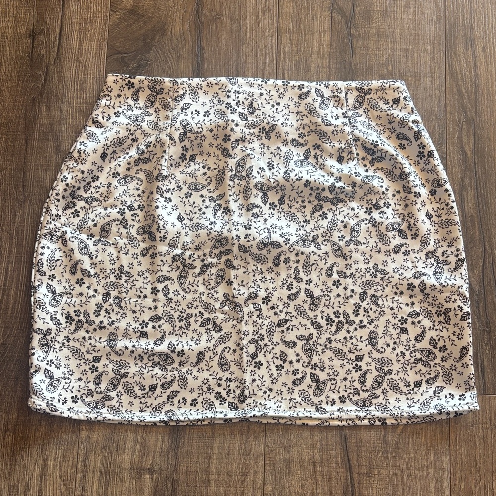 Paisley Print Skirt in Black and White